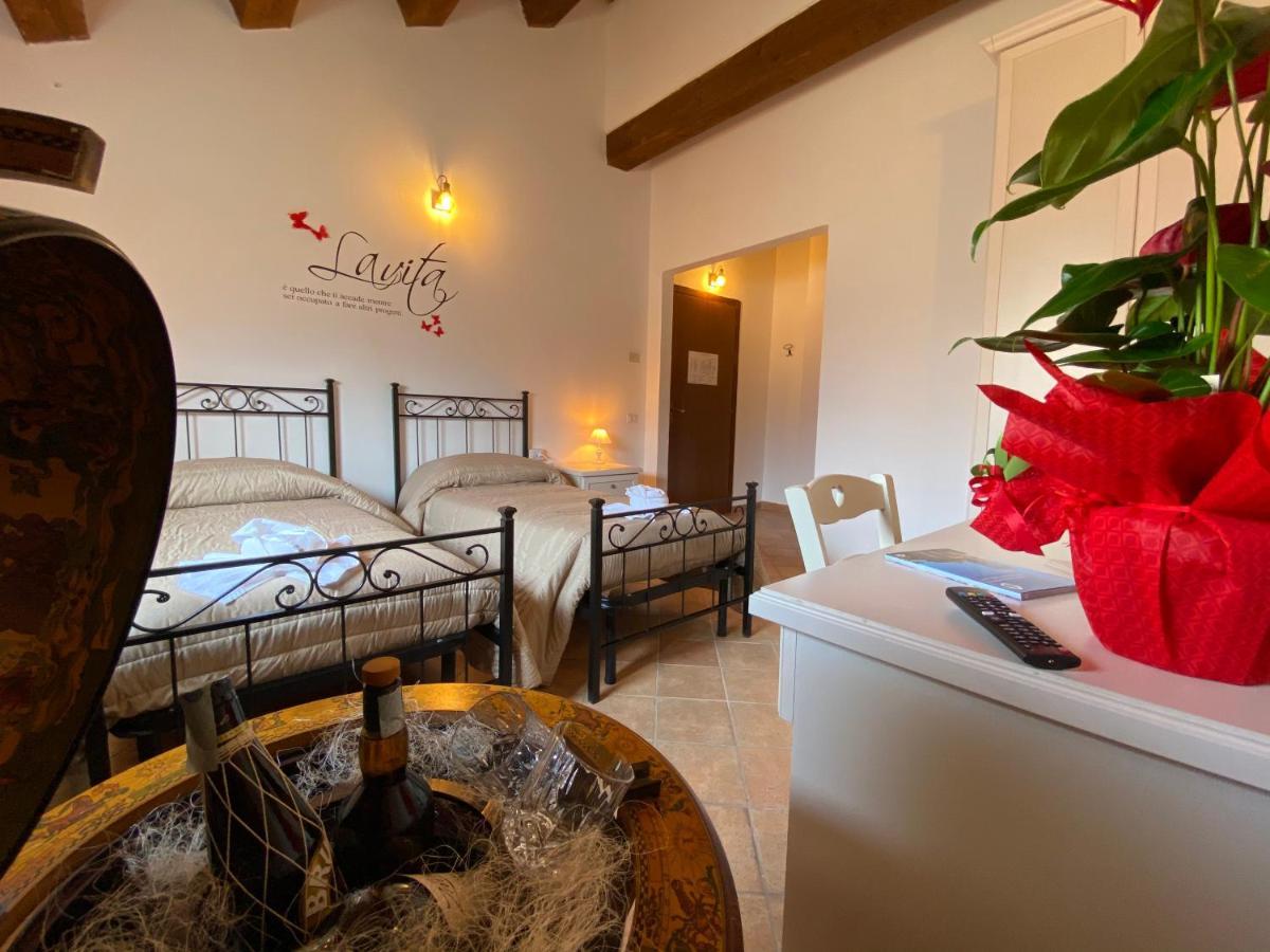 Locanda Della Pieve Pievebovigliana Εξωτερικό φωτογραφία